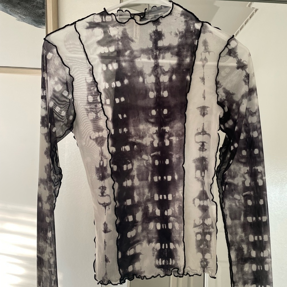 Black and white mesh Stradivarius shirt